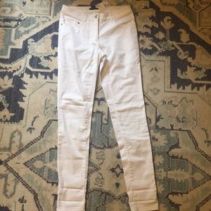 White skinny jeans from H&M.